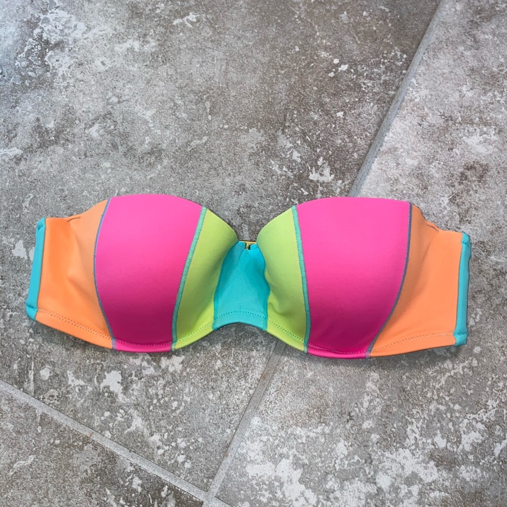 Victoria’s Secret bikini top 34B